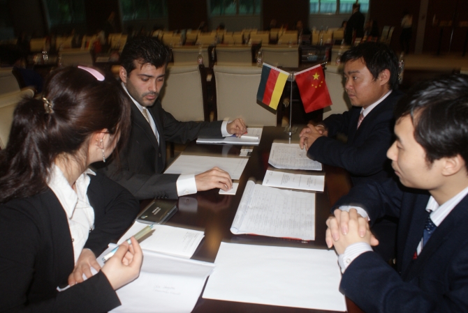 11家德國企業(yè)來高新區(qū)相親—億度網(wǎng)絡與德國企業(yè)合作洽談3.jpg